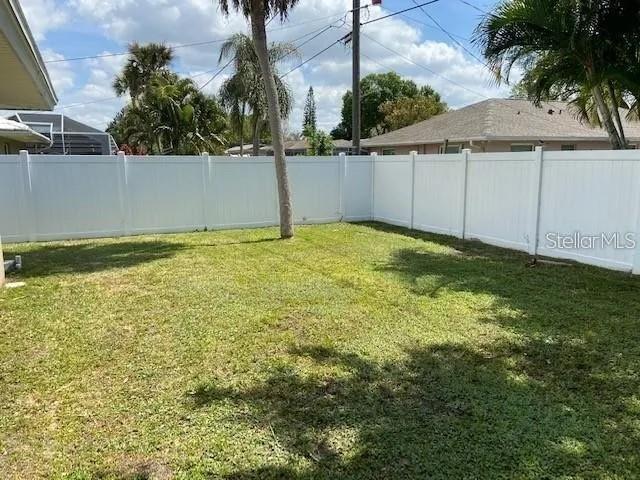 GLEN OAKS COUNTRY CLUB ESTATES - Residential Lease