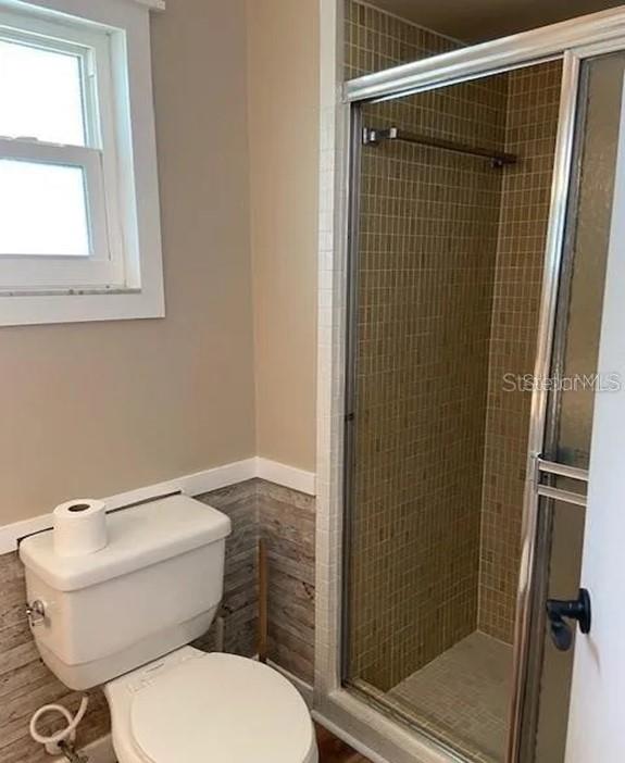 GLEN OAKS COUNTRY CLUB ESTATES - Residential Lease