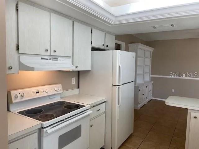 GLEN OAKS COUNTRY CLUB ESTATES - Residential Lease