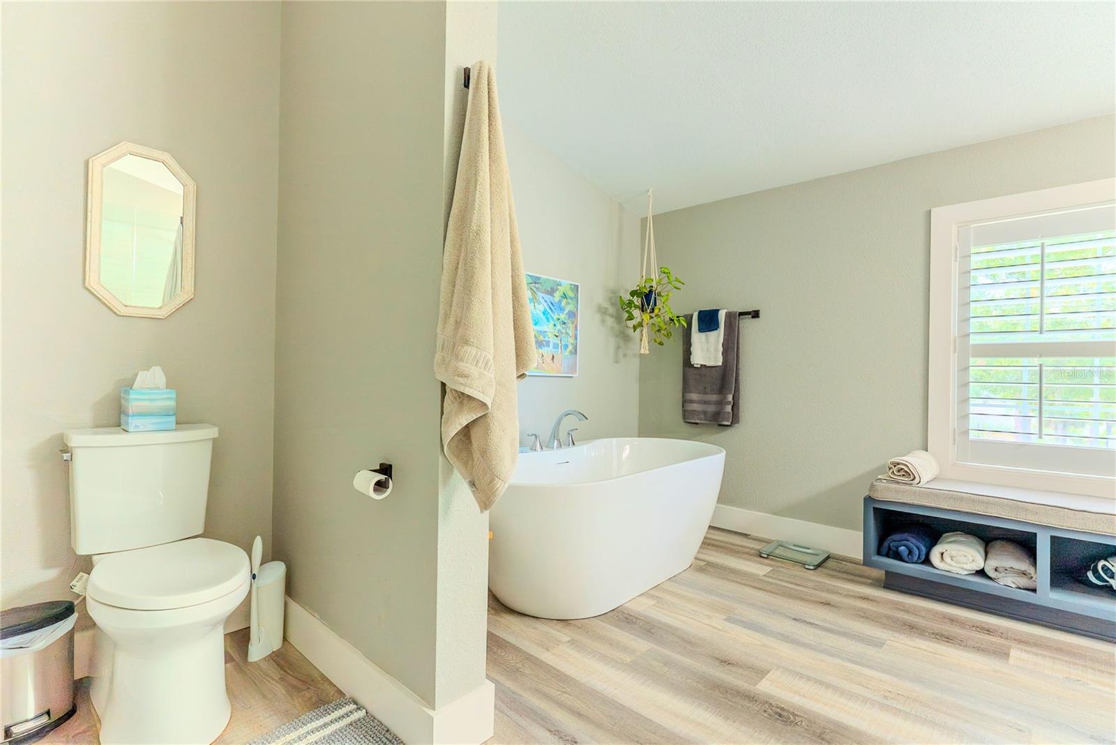 BAYWOOD VILLAGE SEC 5 - Residential