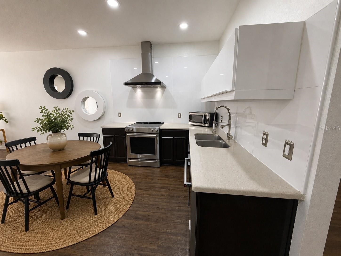 LAKES/WINDERMER LAKE REAMS TWNHM - Residential Lease