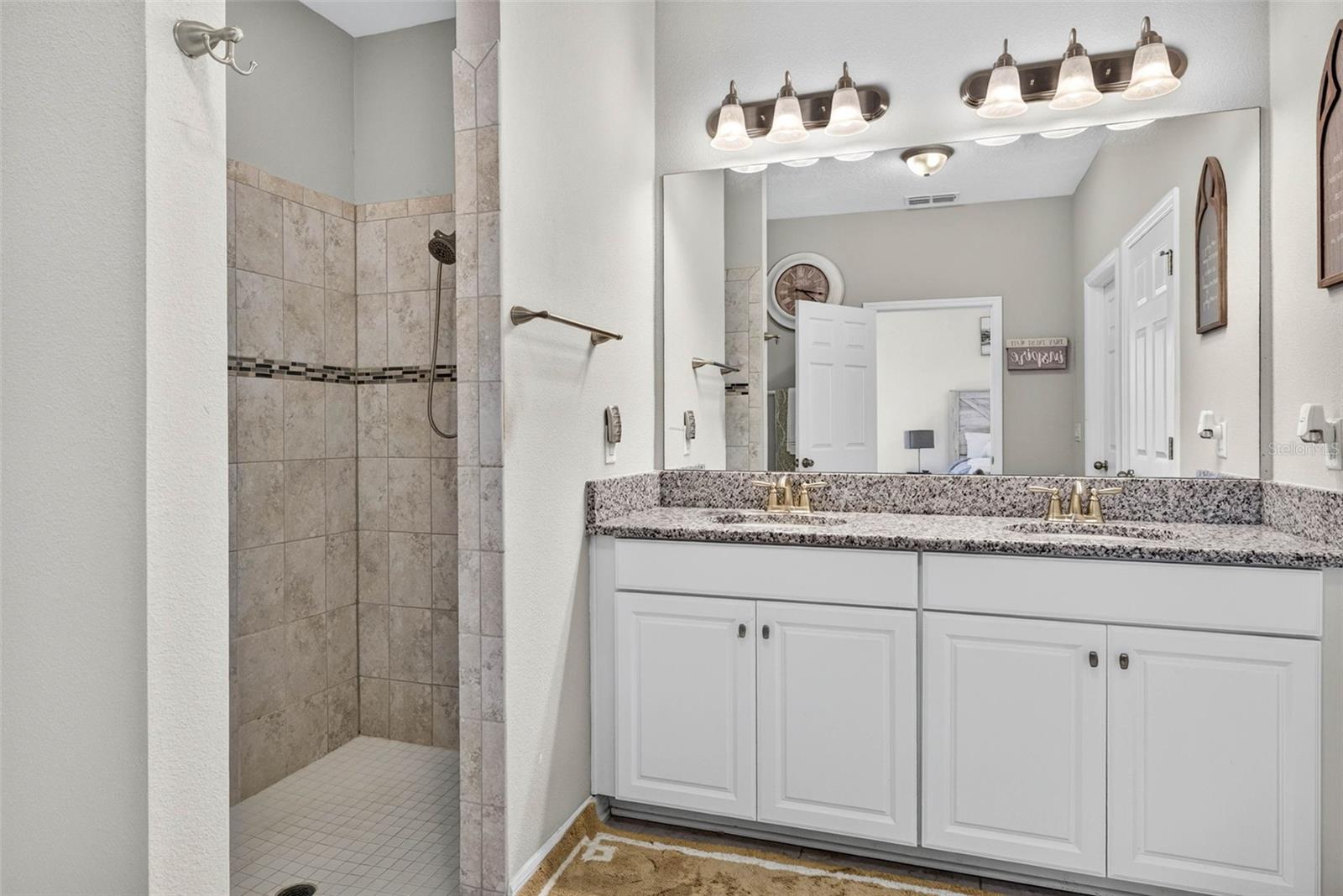 CARLTON LAKES PH 1E-1 - Residential