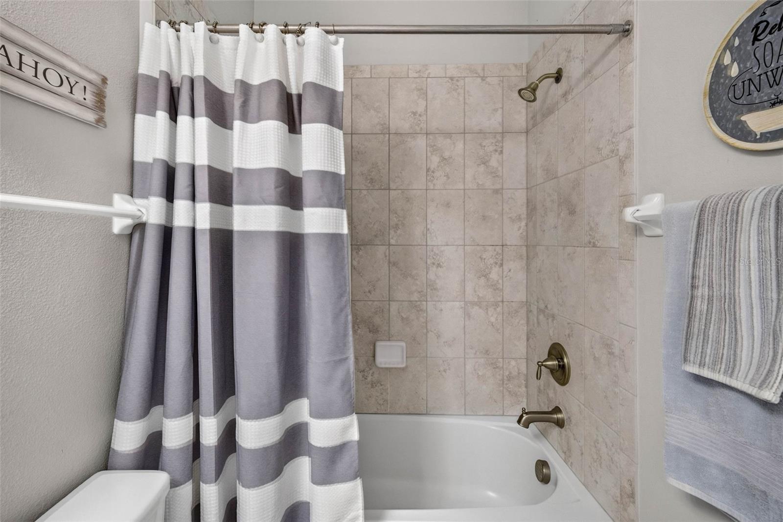 CARLTON LAKES PH 1E-1 - Residential