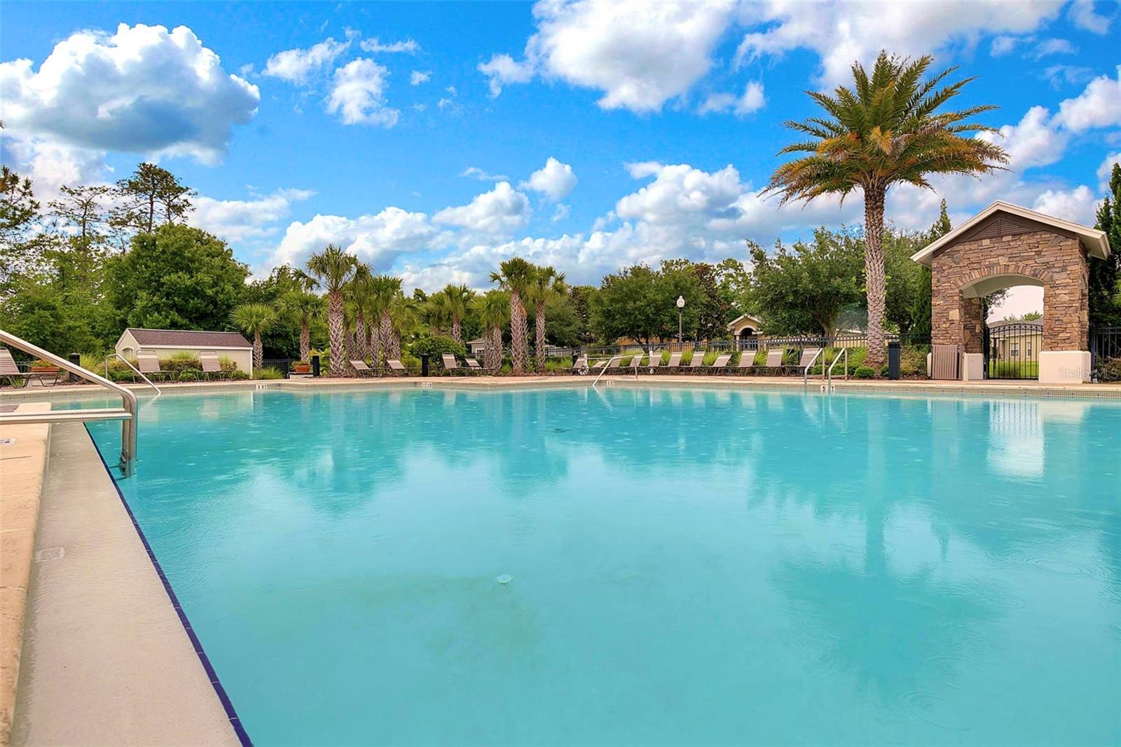 WOODLAND LAKES PRESERVE PH - Residential