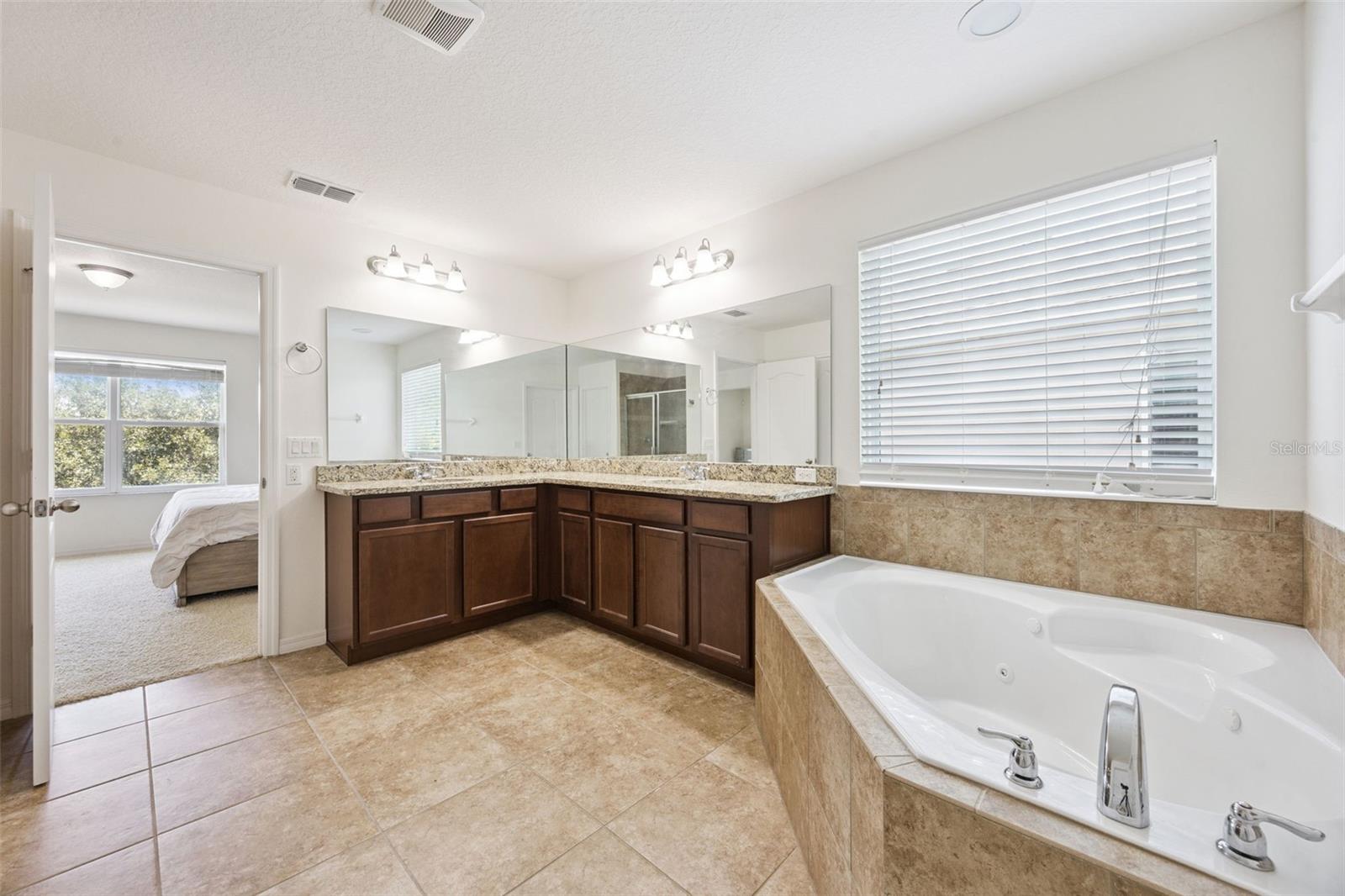 WOODLAND LAKES PRESERVE PH - Residential