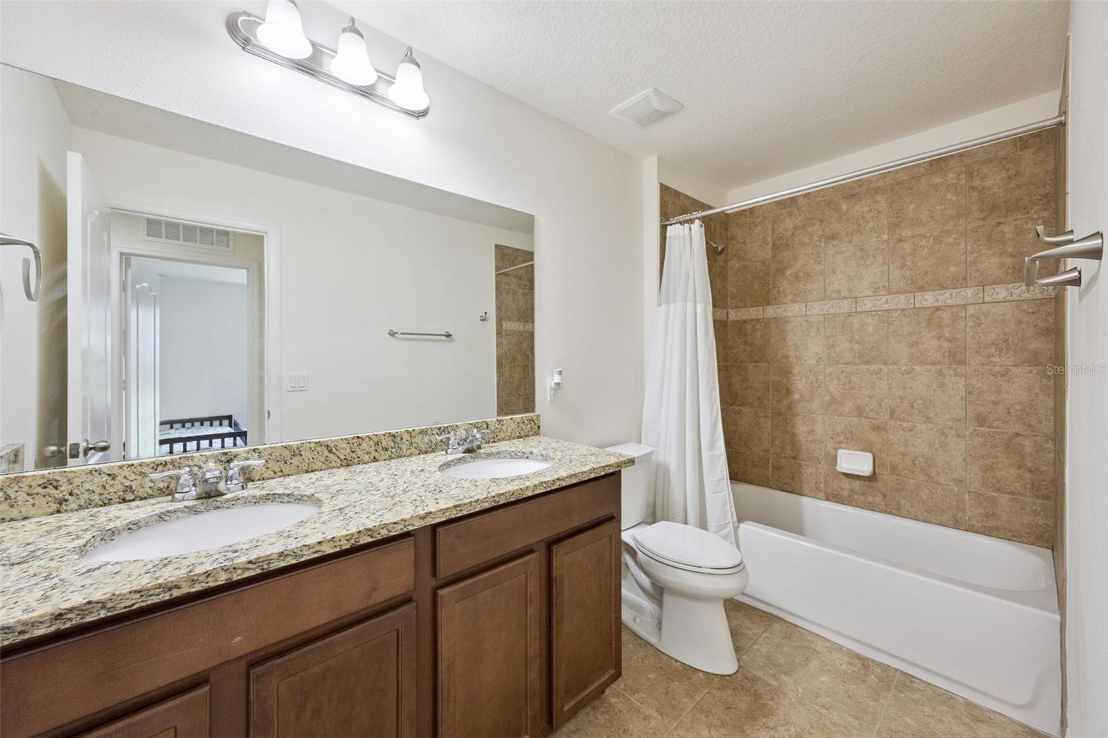 WOODLAND LAKES PRESERVE PH - Residential