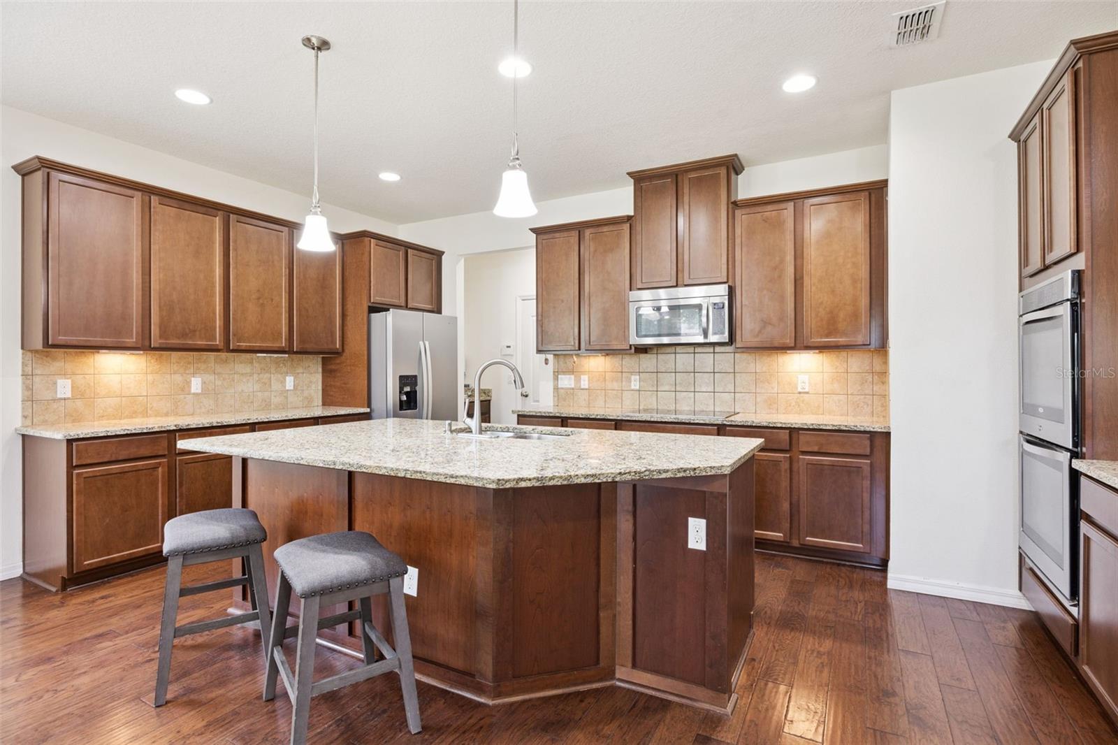 WOODLAND LAKES PRESERVE PH - Residential