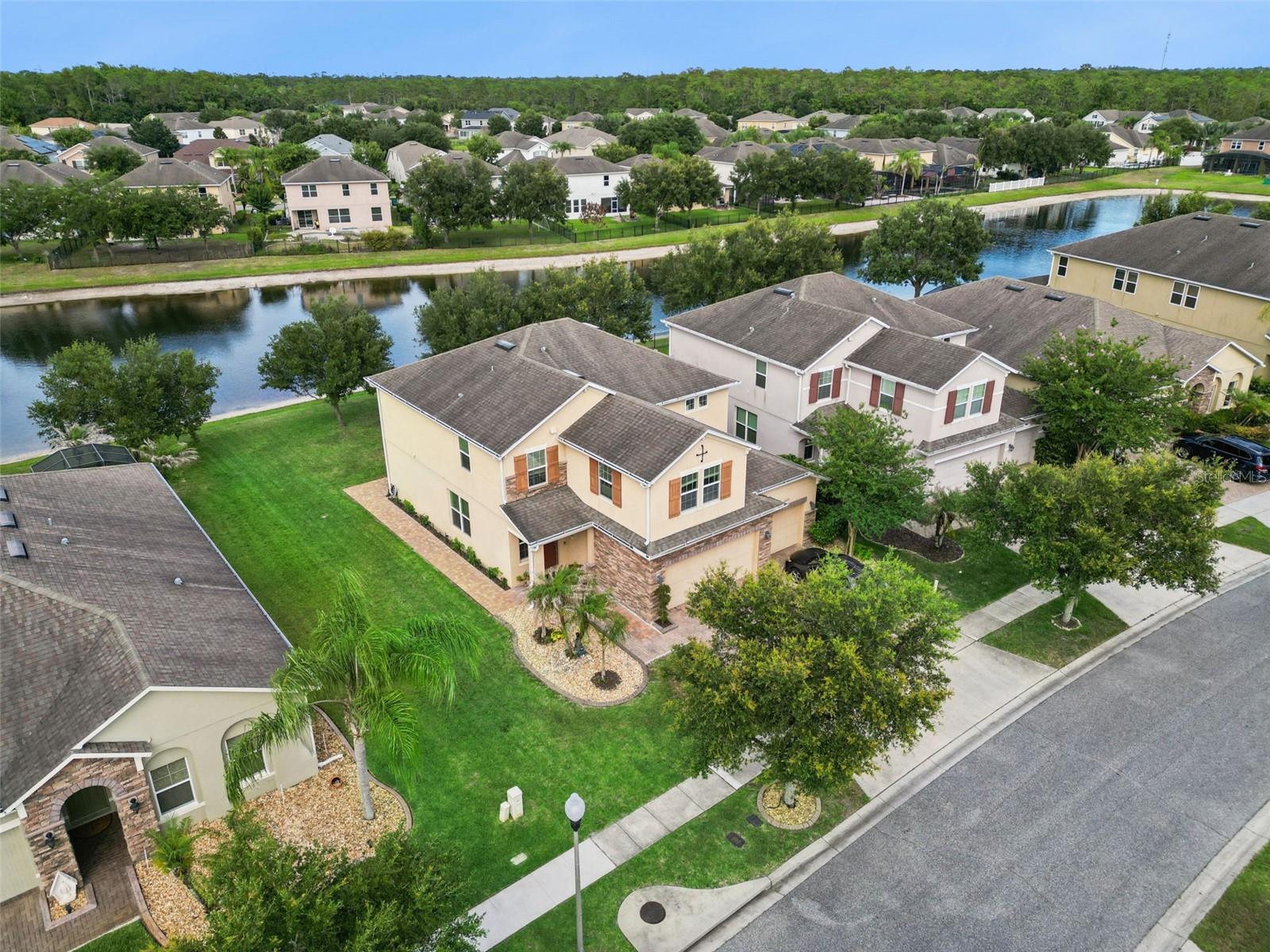 WOODLAND LAKES PRESERVE PH - Residential