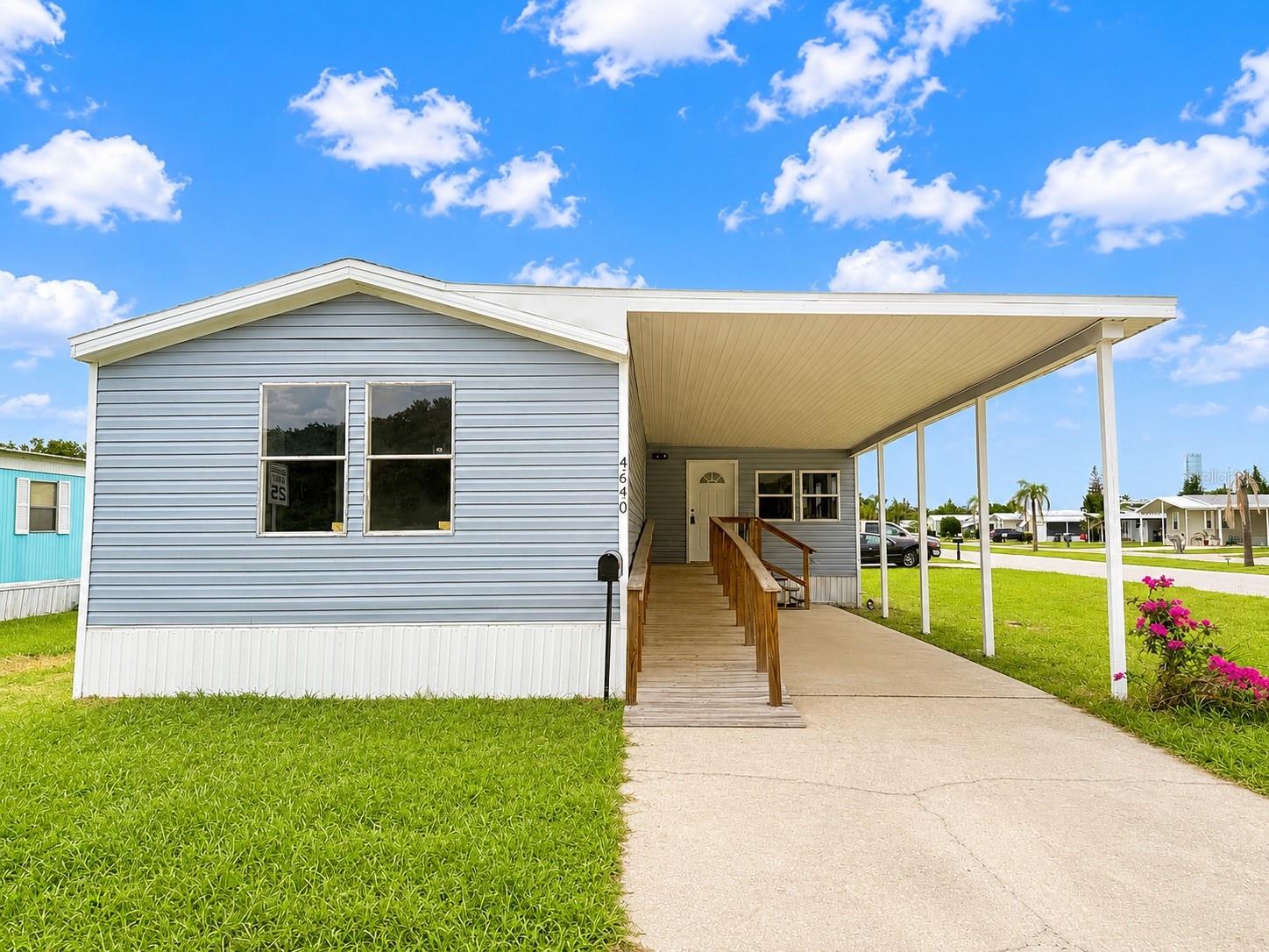 CALOOSA LAKE VILLAGE - Residential