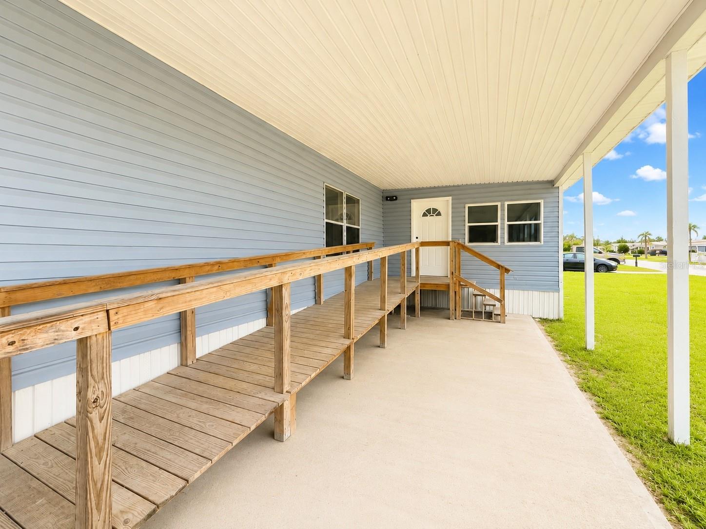 CALOOSA LAKE VILLAGE - Residential