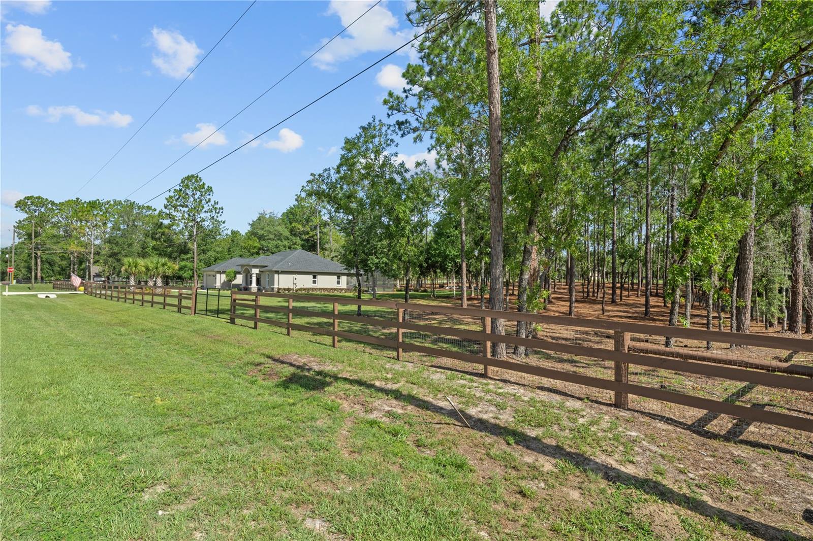 ROLLING HILLS - Residential