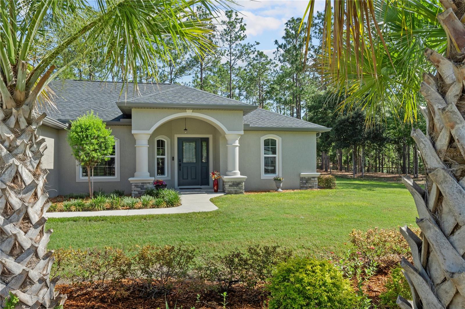 ROLLING HILLS - Residential