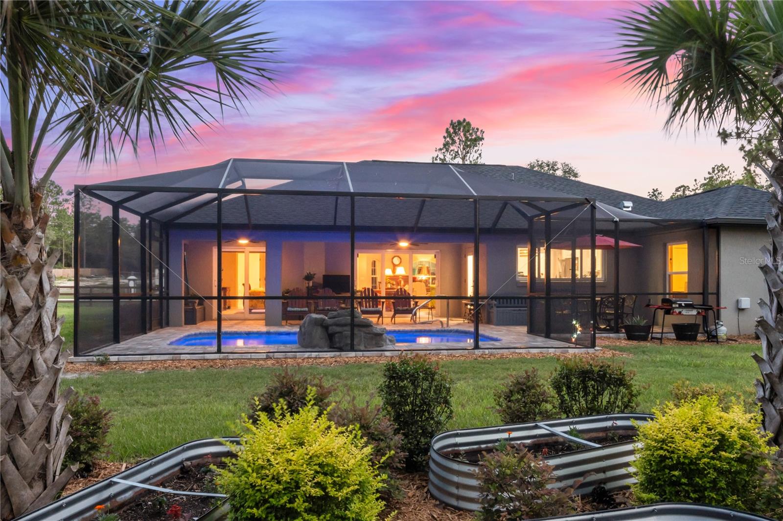 ROLLING HILLS - Residential