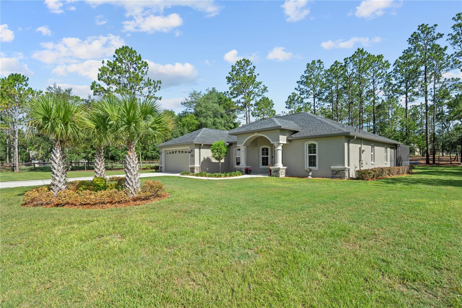 ROLLING HILLS - Residential