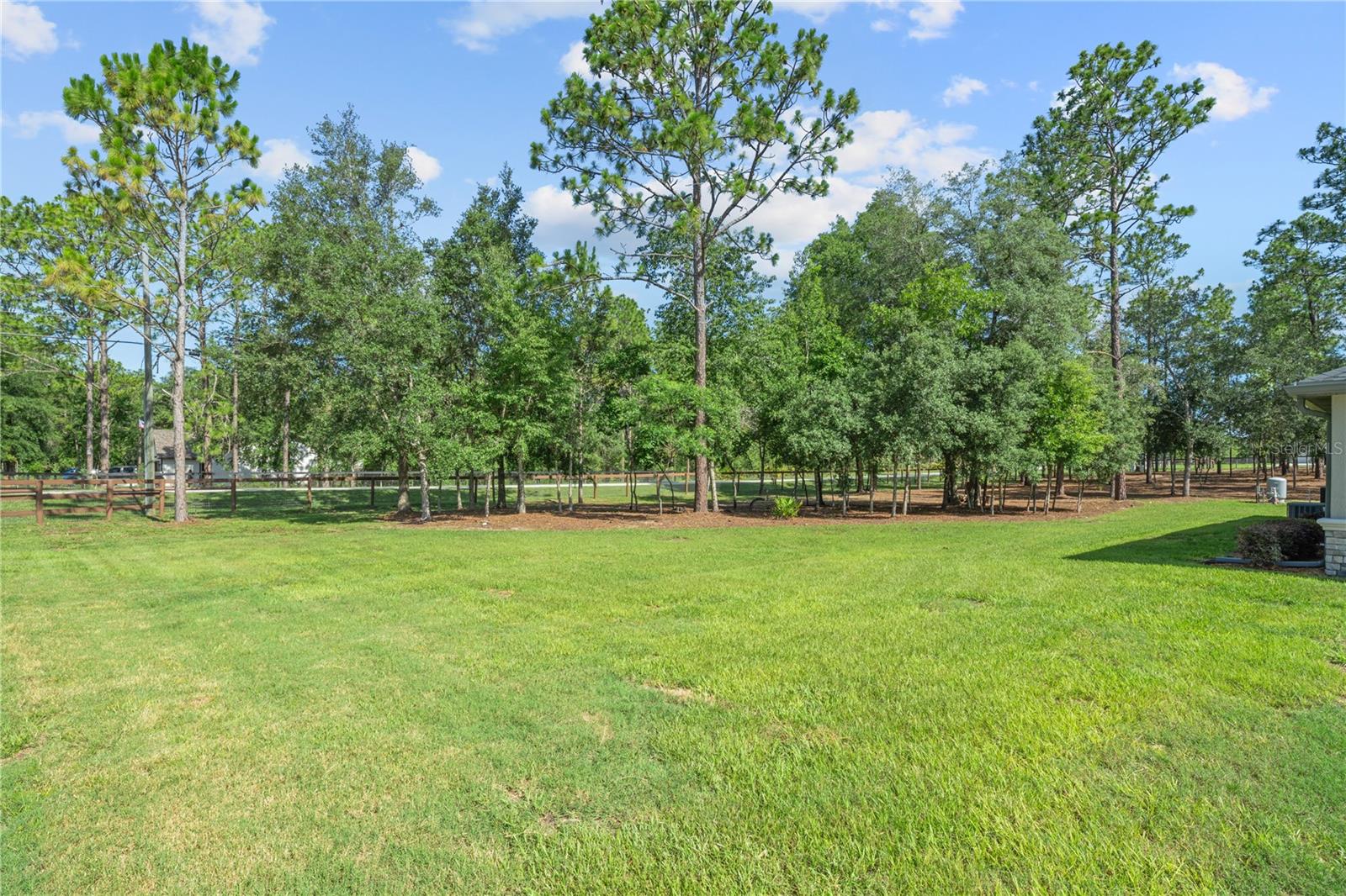 ROLLING HILLS - Residential