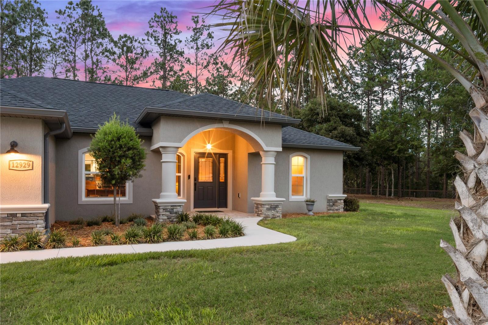 ROLLING HILLS - Residential