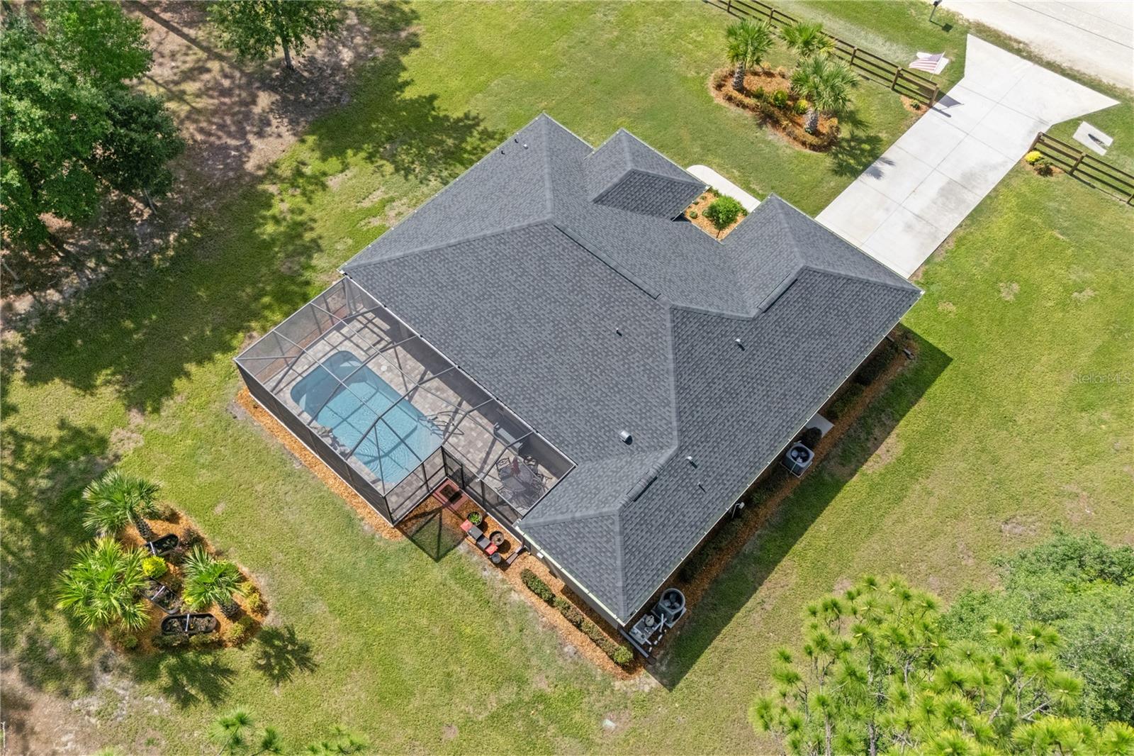 ROLLING HILLS - Residential