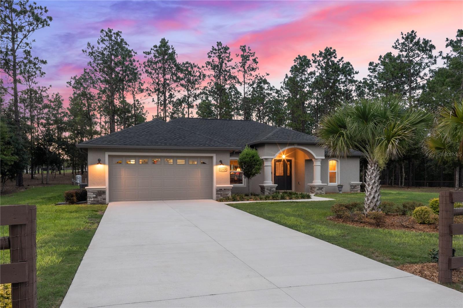 ROLLING HILLS - Residential