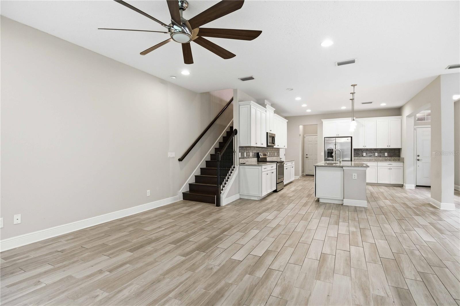 CREEKWOOD TWNHMS - Residential