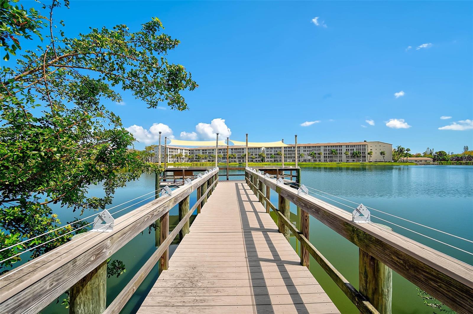 BAYSHORE ON THE LAKE APTS II SEC 2 - Residential