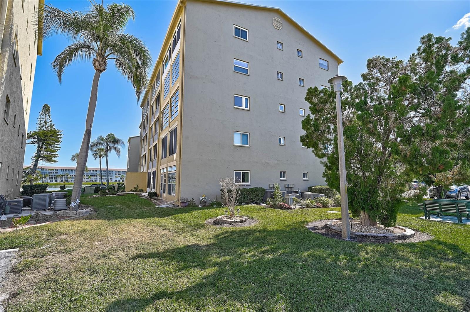 BAYSHORE ON THE LAKE APTS II SEC 2 - Residential