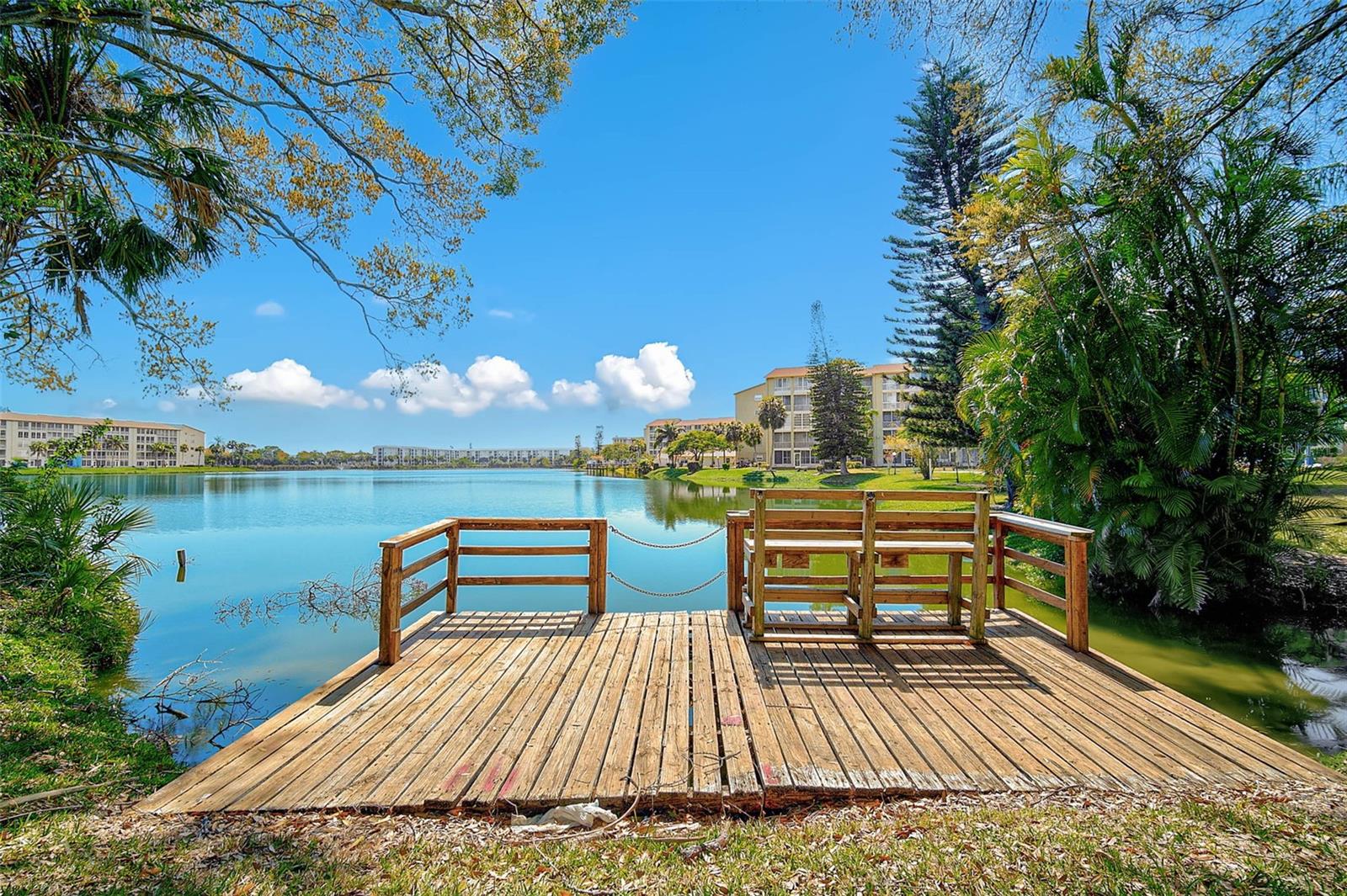 BAYSHORE ON THE LAKE APTS II SEC 2 - Residential