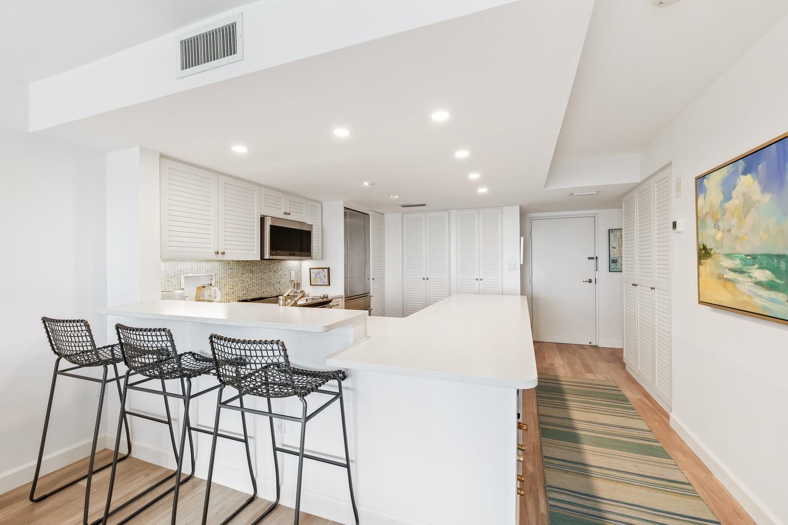 BEACH CHALET BLD G - Residential