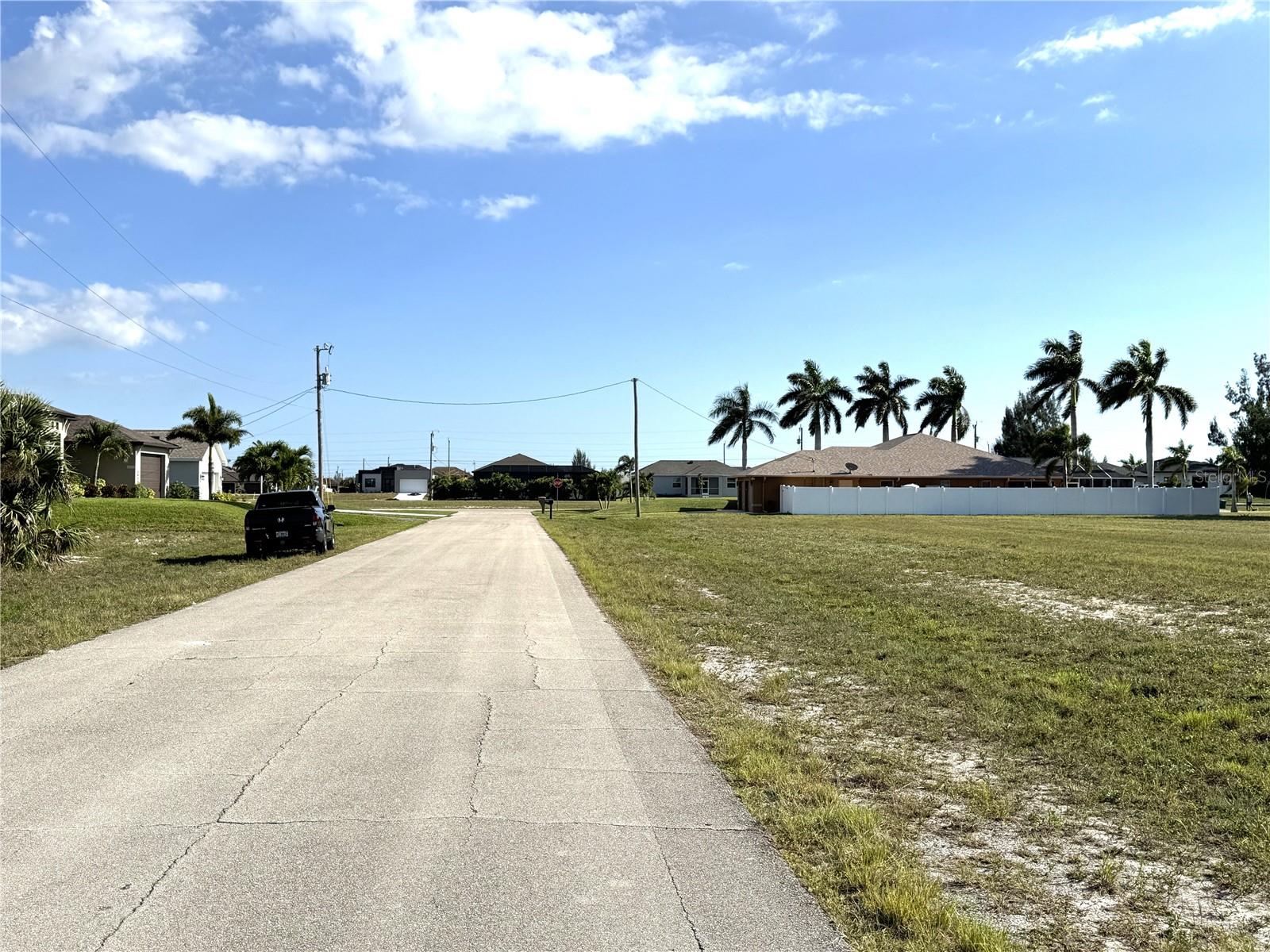 CAPE CORAL - Land