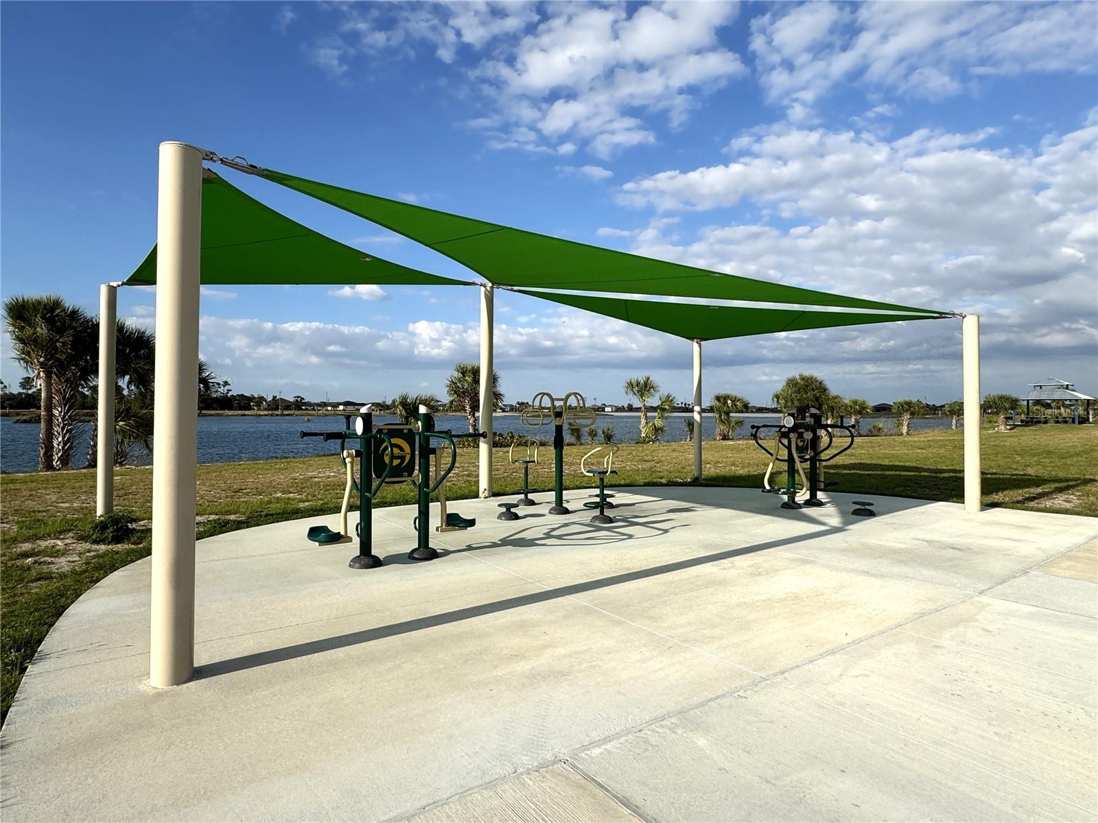 CAPE CORAL - Land