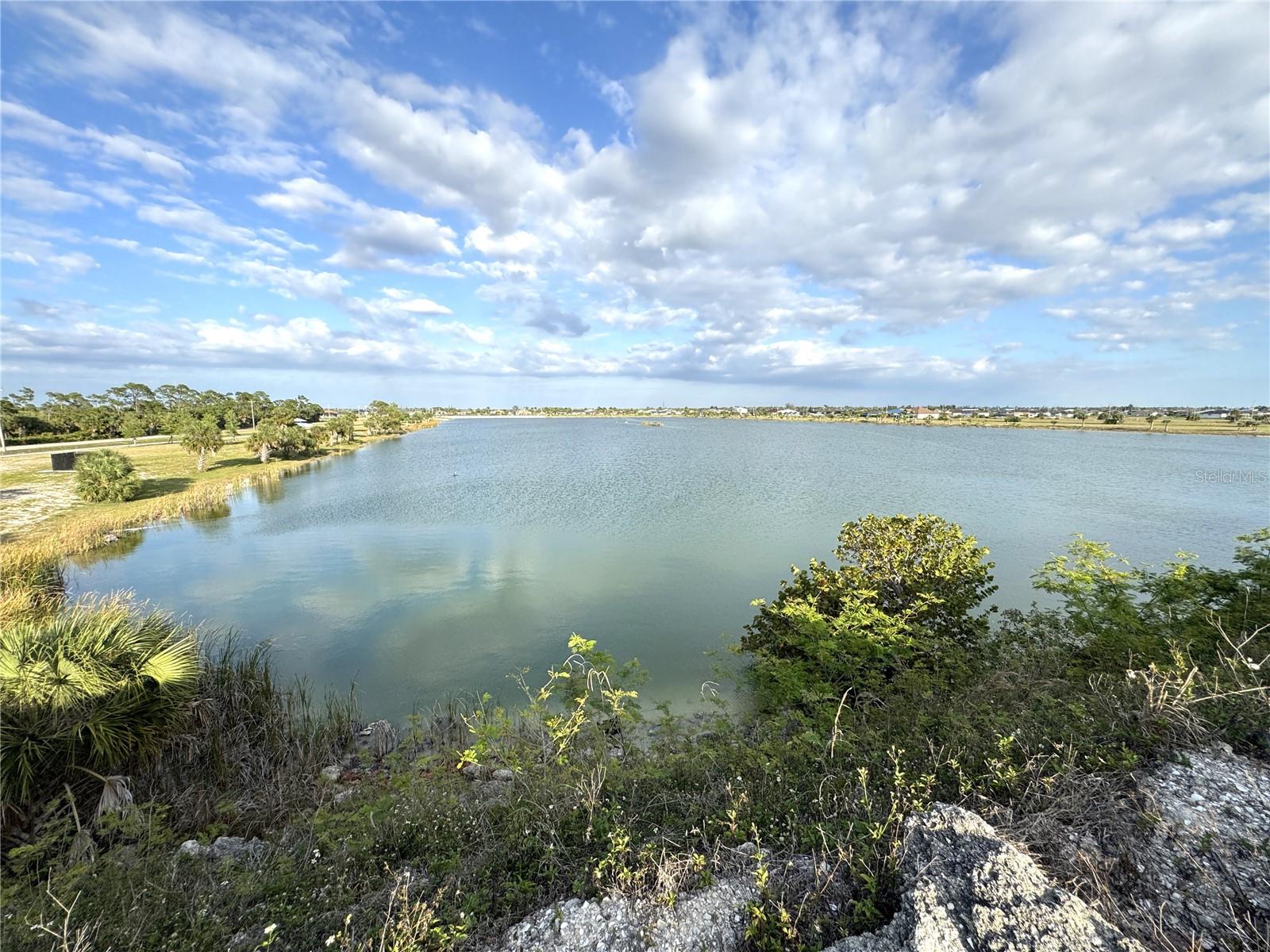 CAPE CORAL - Land
