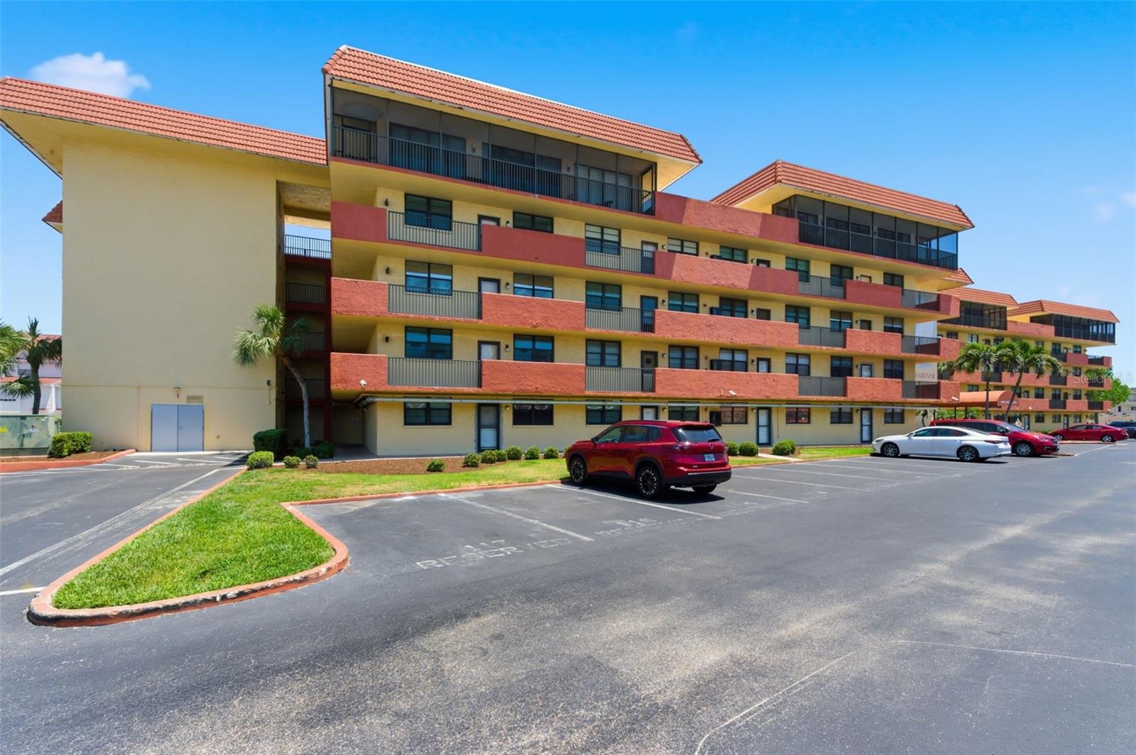 BAY MARINER THE CONDO - Residential