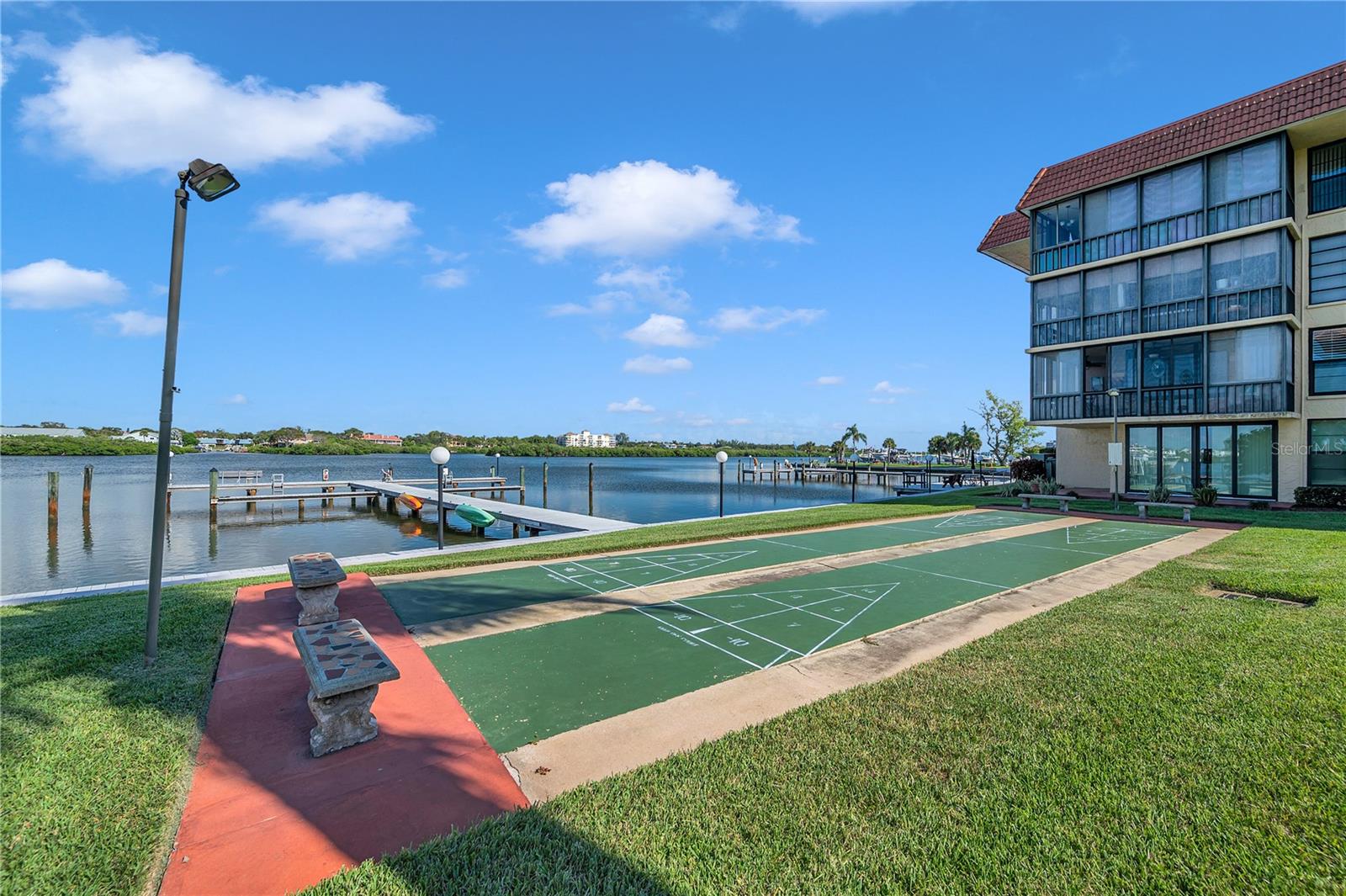 BAY MARINER THE CONDO - Residential