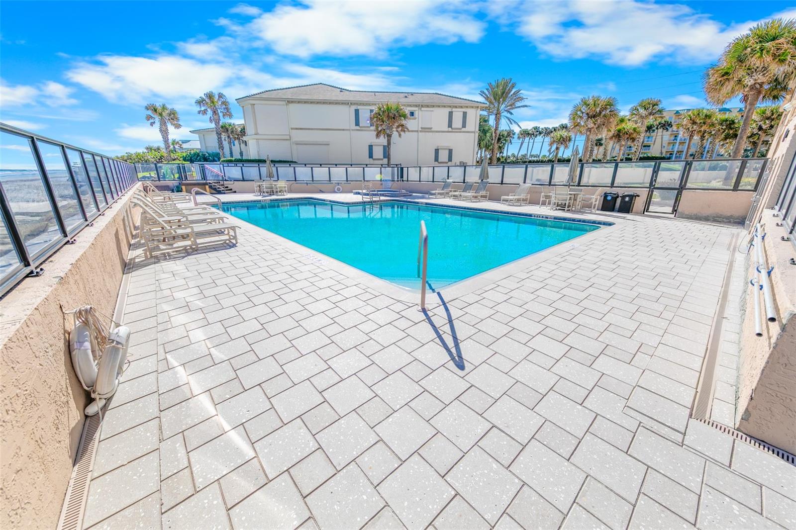 TOWERS AT PONCE INLET TOWER 07 CONDO - Residential