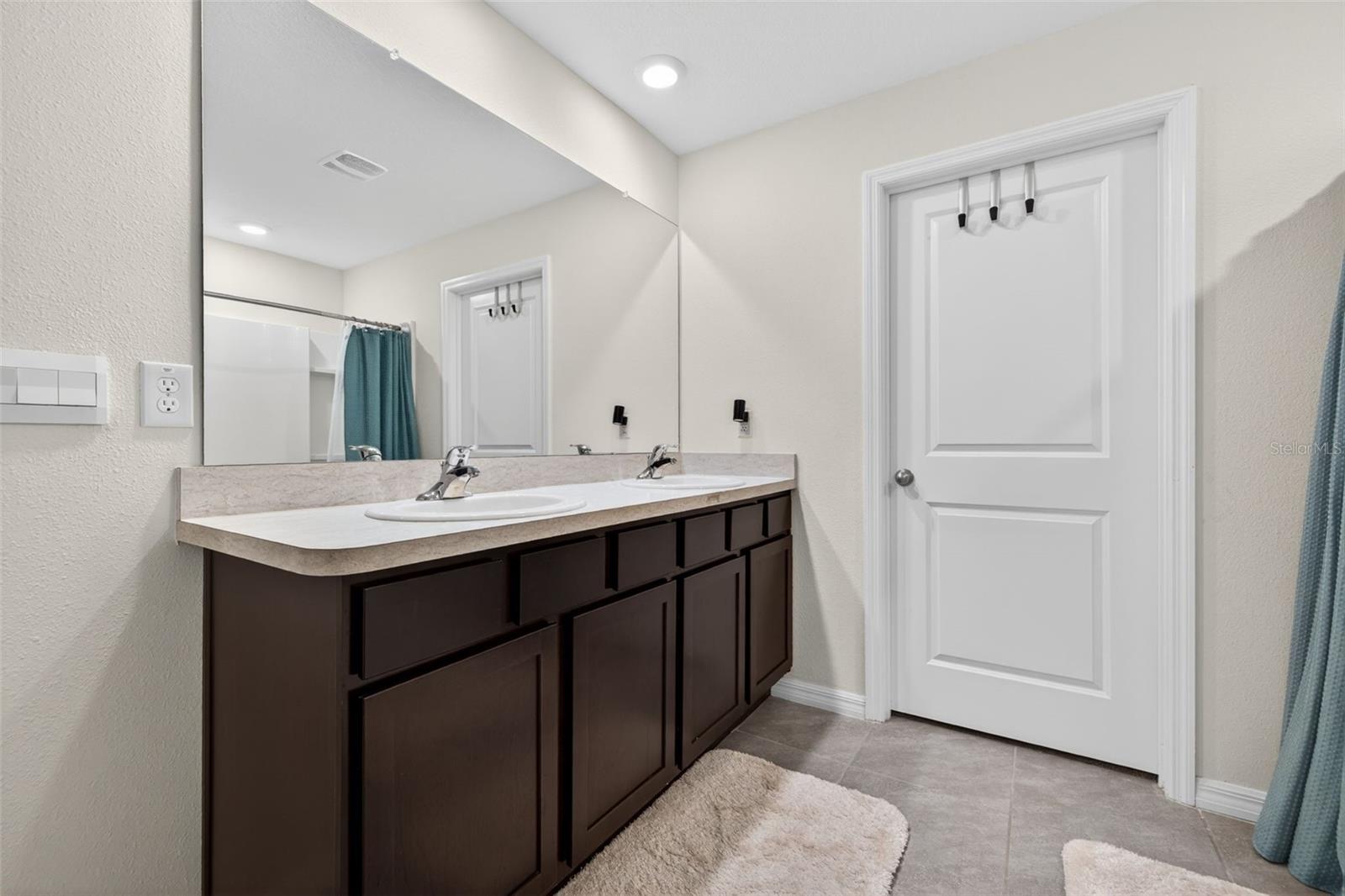 HERNANDO OAKS PH 3 - Residential