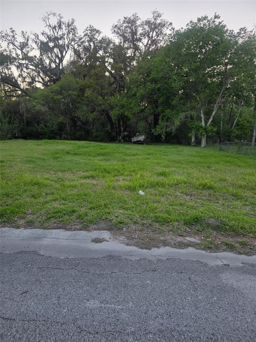 BROOKSVILLE MANOR - Land