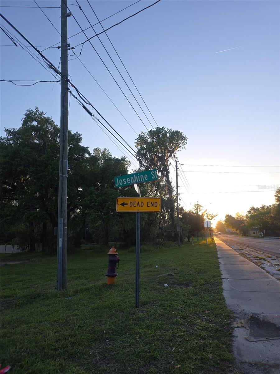 BROOKSVILLE MANOR - Land