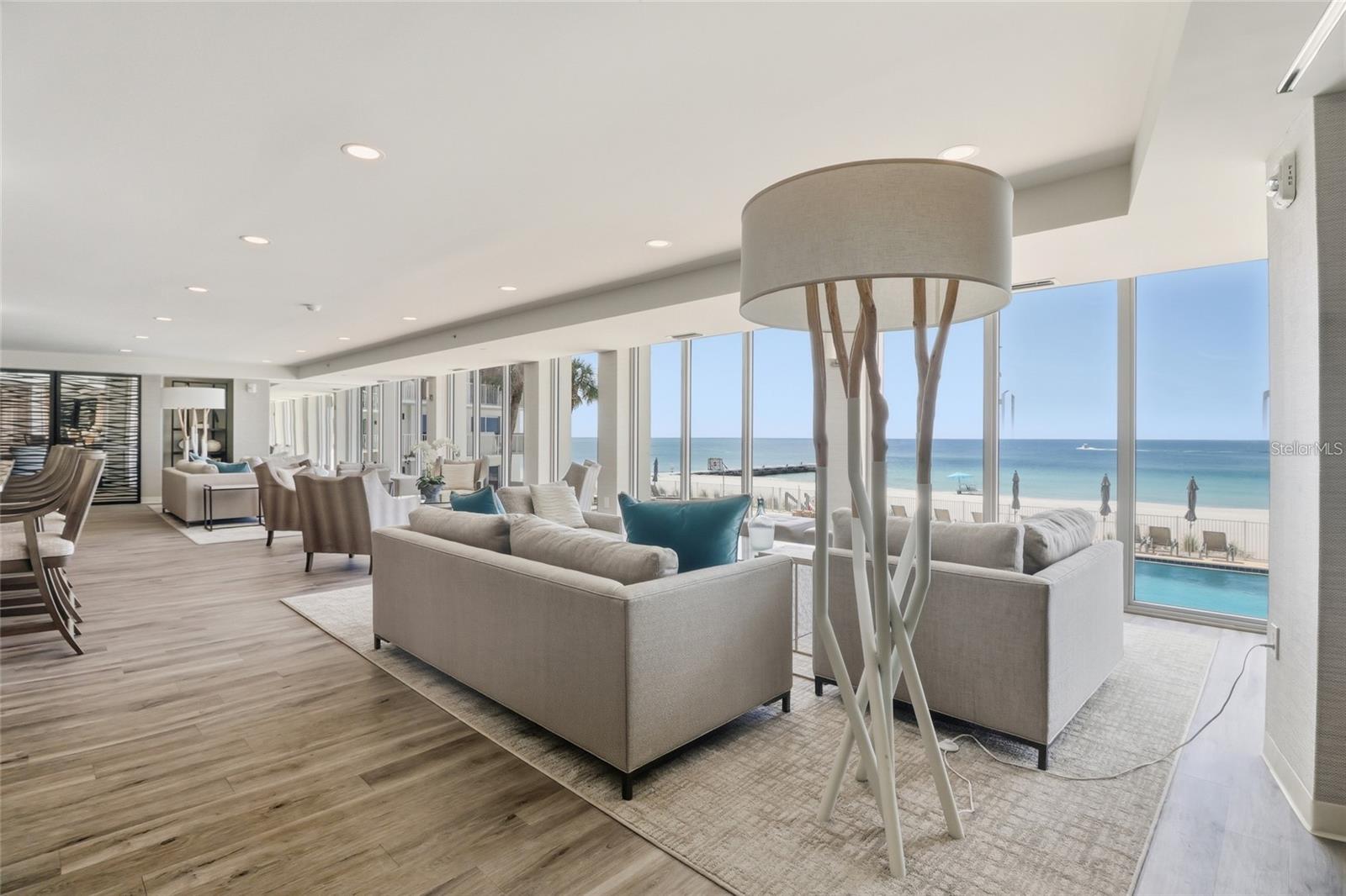 ISLANDER CLUB OF LONGBOAT - Residential