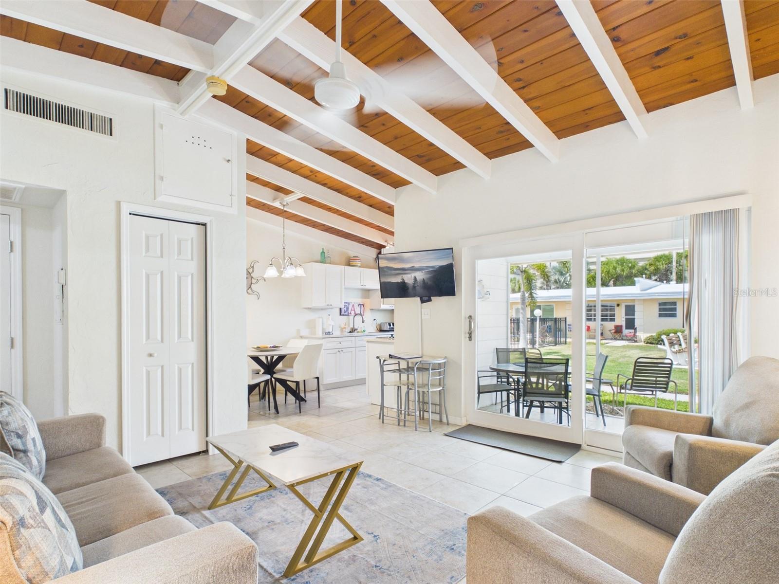 CASA MAR - Residential Income