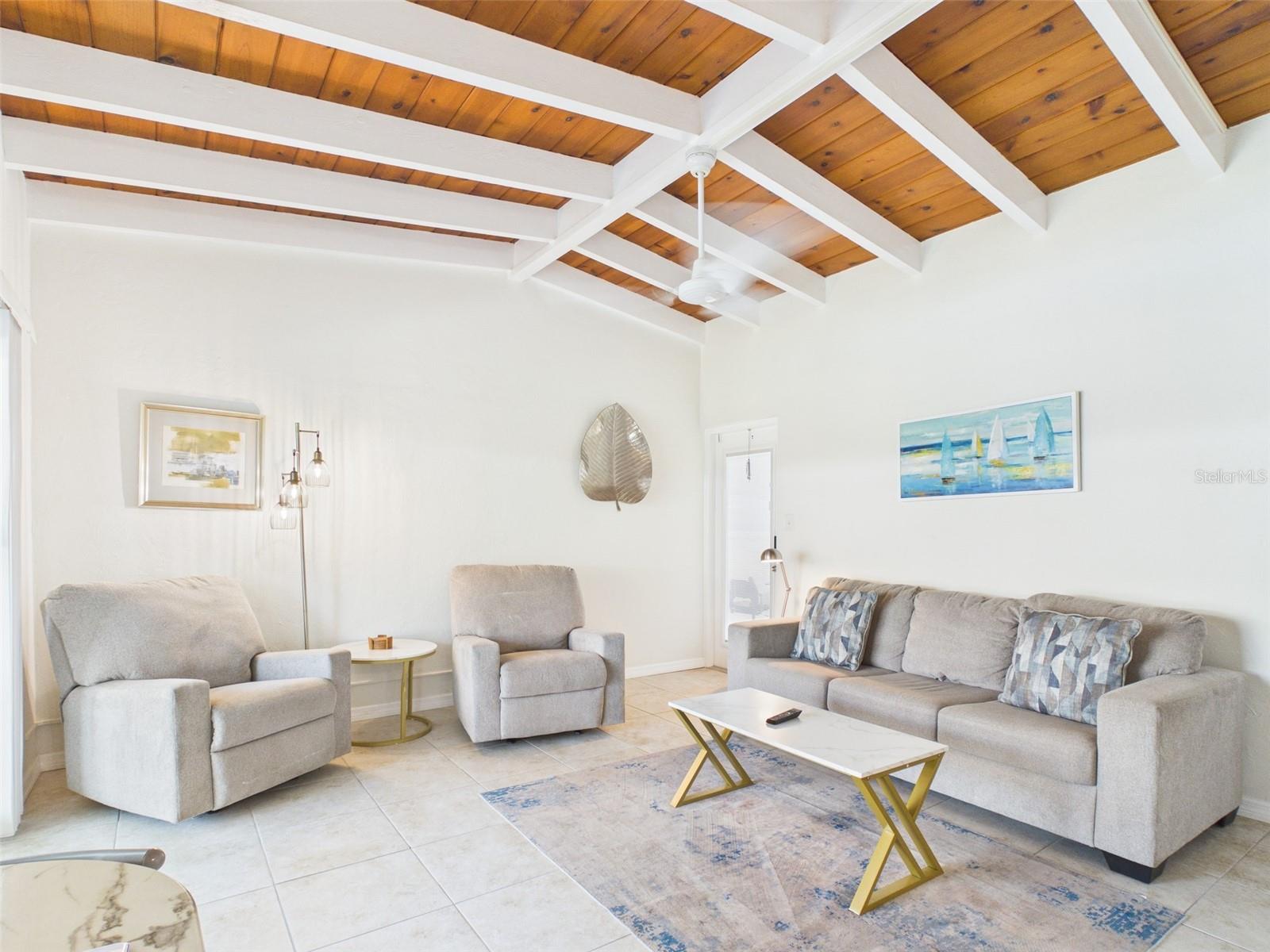 CASA MAR - Residential Income