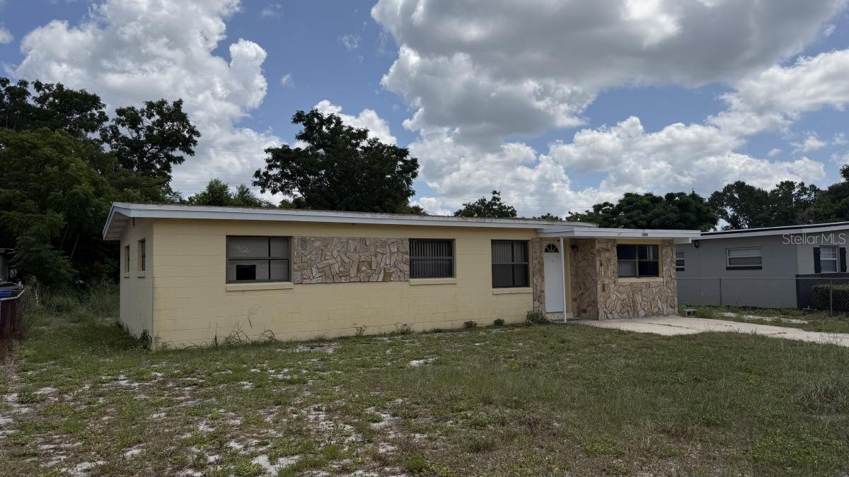 PEACH LAKE MANOR - Residential