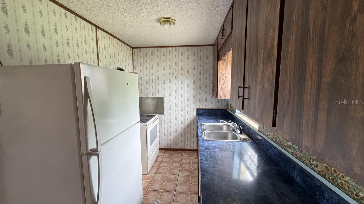 PEACH LAKE MANOR - Residential