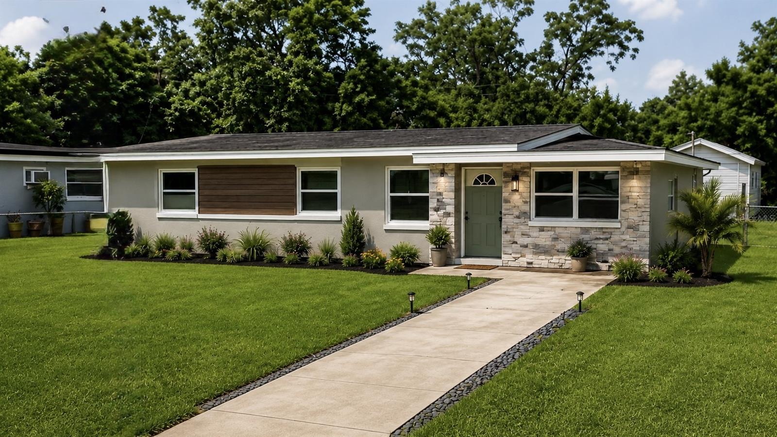 PEACH LAKE MANOR - Residential