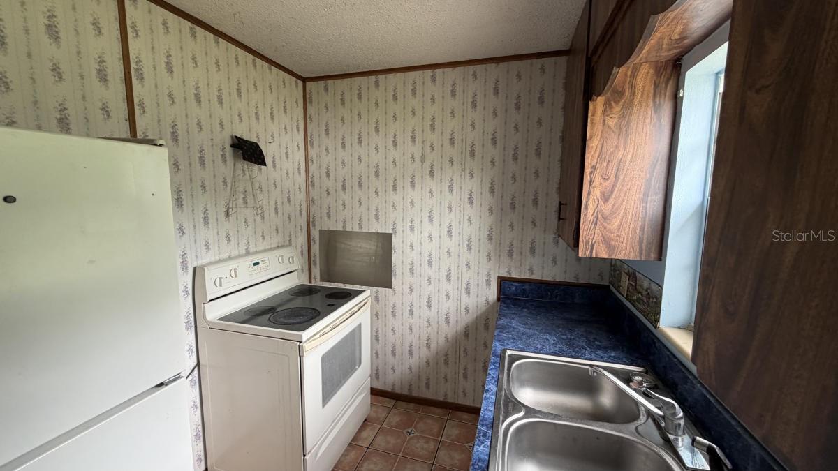 PEACH LAKE MANOR - Residential