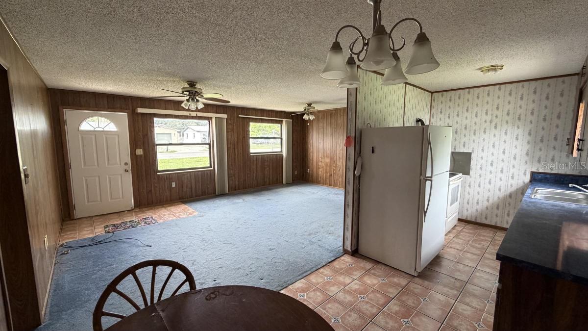 PEACH LAKE MANOR - Residential