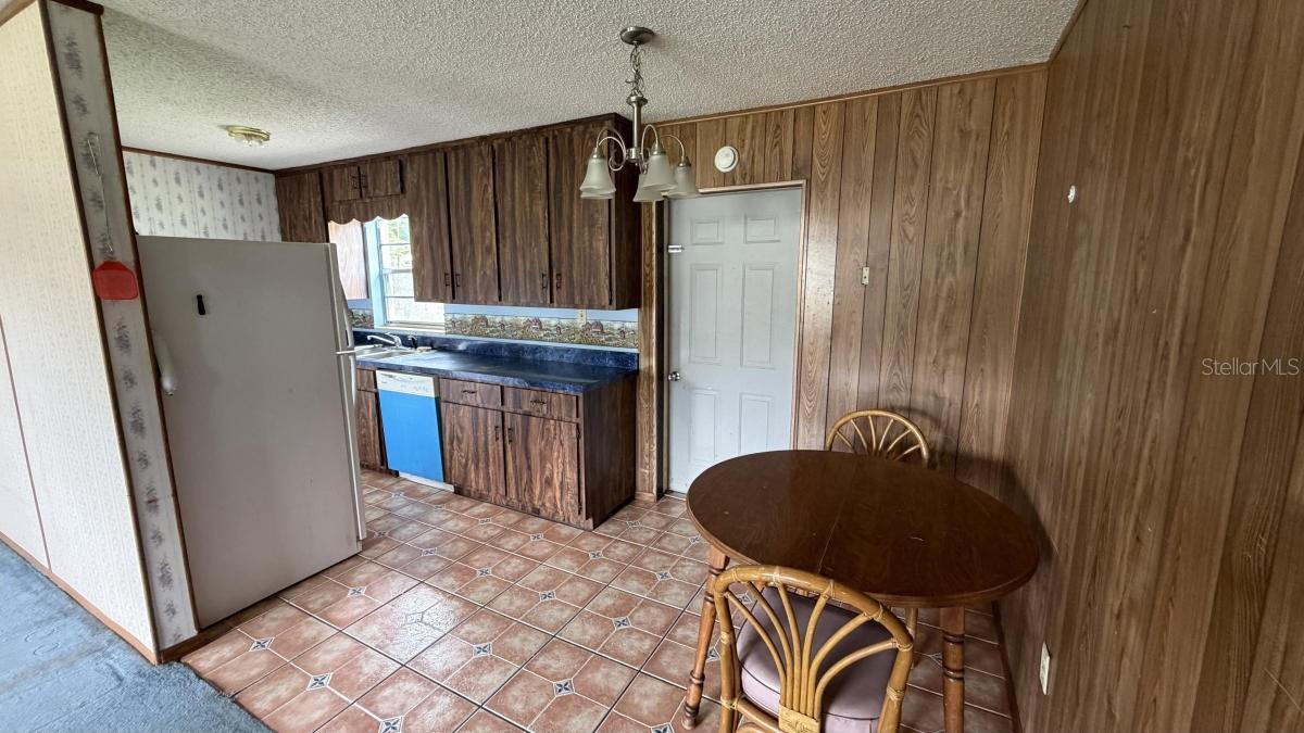 PEACH LAKE MANOR - Residential
