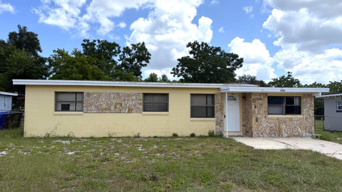 Virtually Staged. This 3 bedroom 1 bath home is perfect for investors or handyman buyers. A great value for the price. Would make a great rental or flip with comps from 280K - 310K. Lots of upside potential. Centrally located near schools, shopping, dining, parks and more.