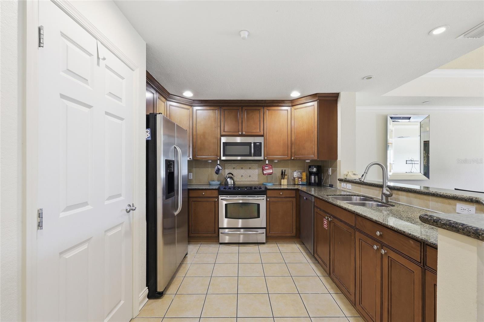 VILLAS AT REUNION SQUARE CONDO PH 2 - Residential