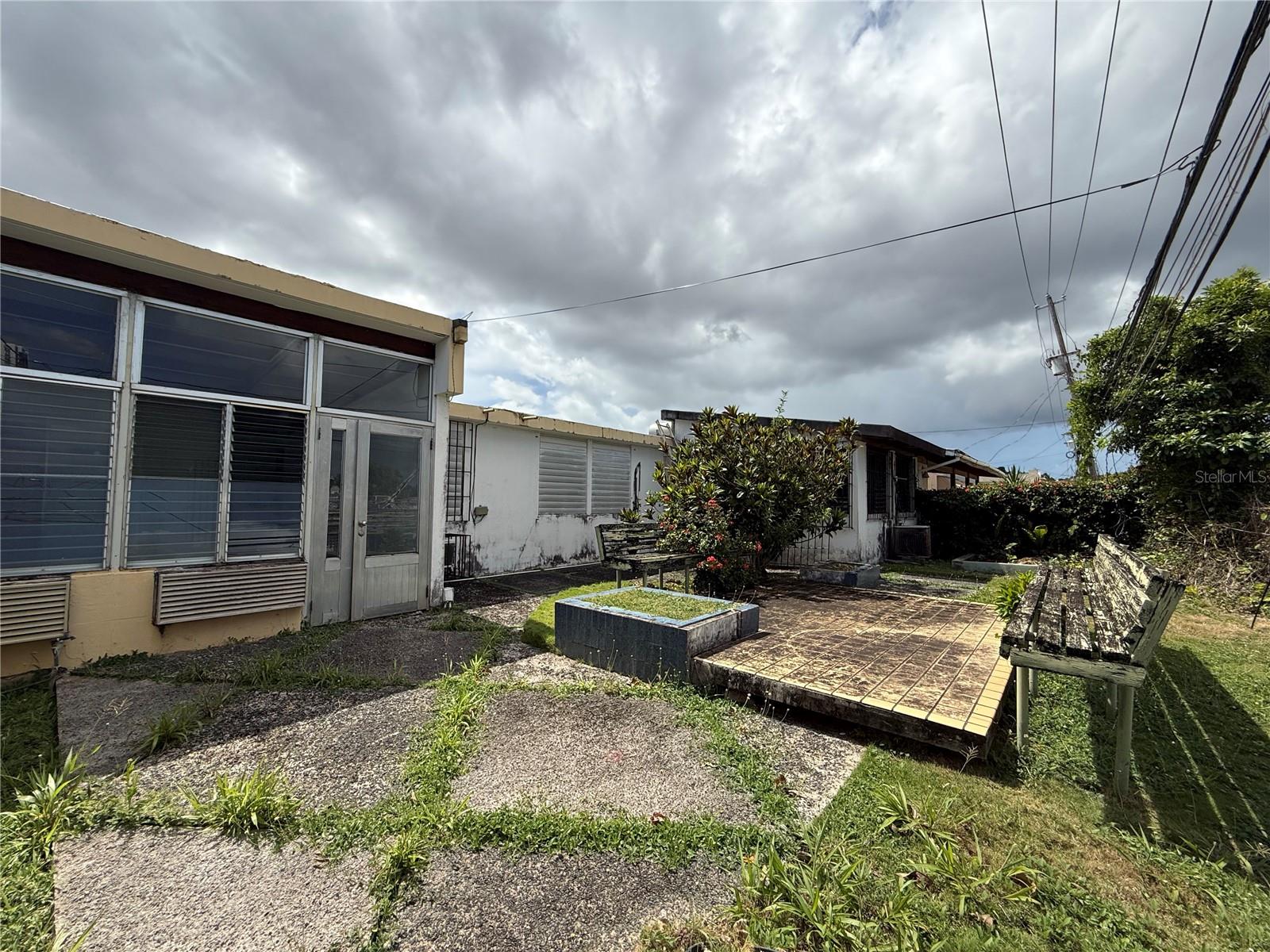 URB. PARKVILLE - Residential