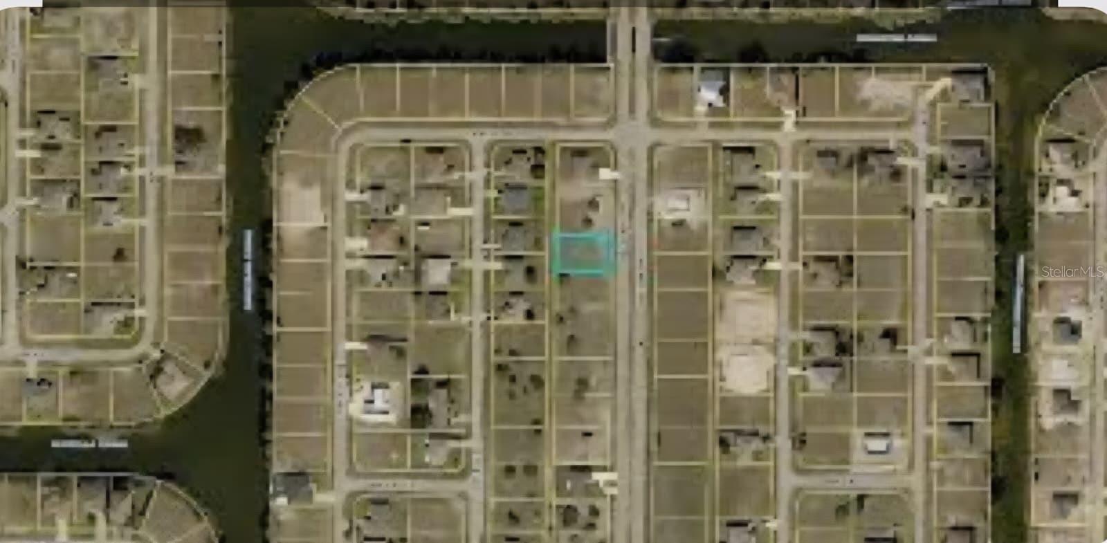CAPE CORAL - Land