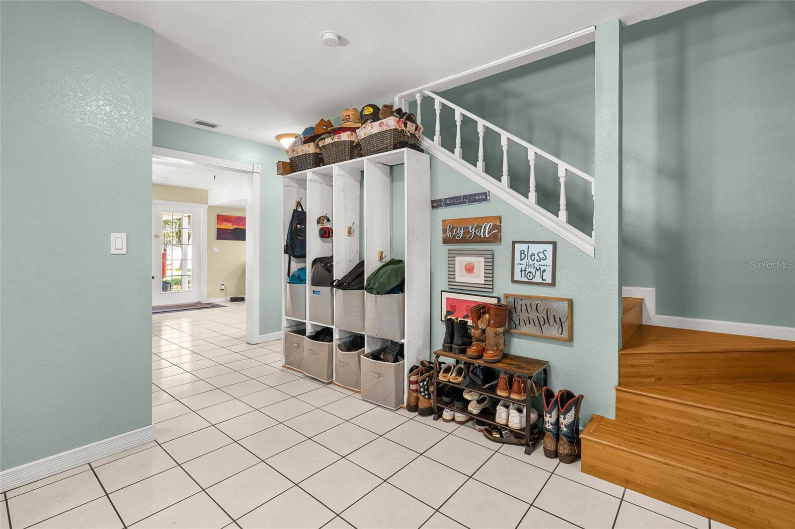 MISSION VALLEY ESTATE SEC B-1 - Residential